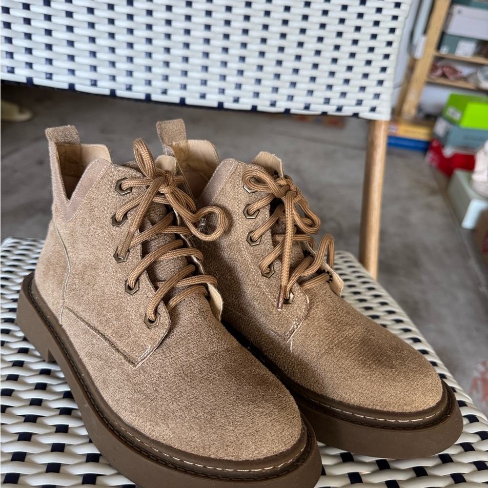 Women Tan Lace-Up ankle boots